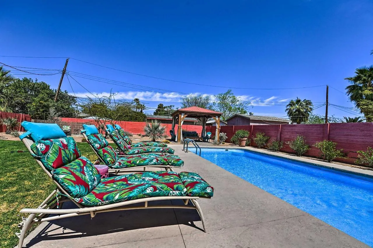 Vintage Las Vegas Oasis Less Than 3 Mi To The Strip!