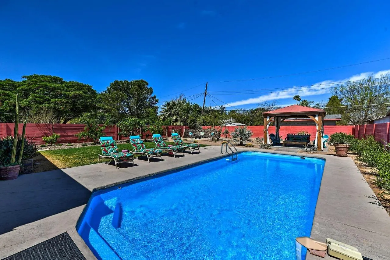Holiday home Vintage Las Vegas Oasis Less Than 3 Mi To The Strip!