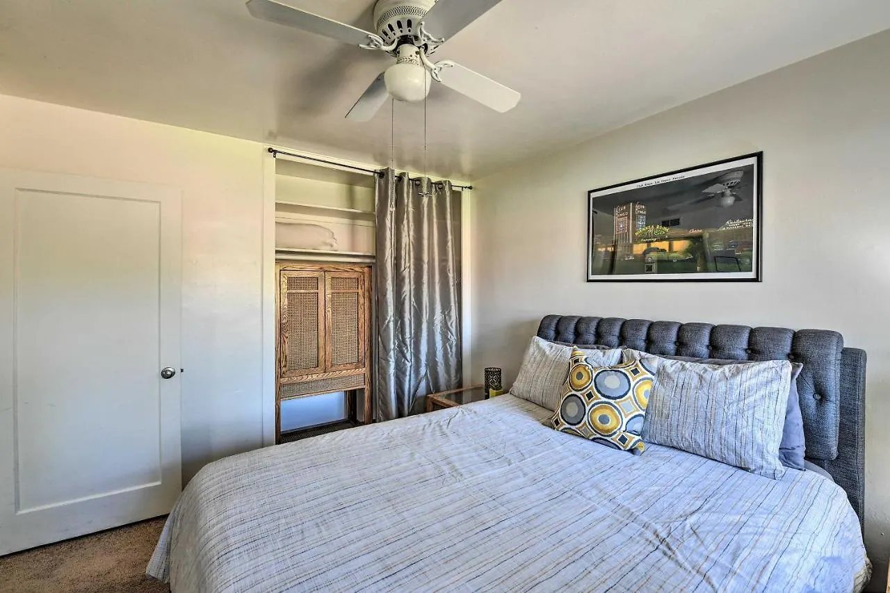 Vintage Las Vegas Oasis Less Than 3 Mi To The Strip! Holiday home