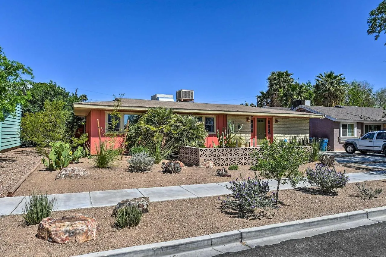 Vintage Las Vegas Oasis Less Than 3 Mi To The Strip! 0*,  United States