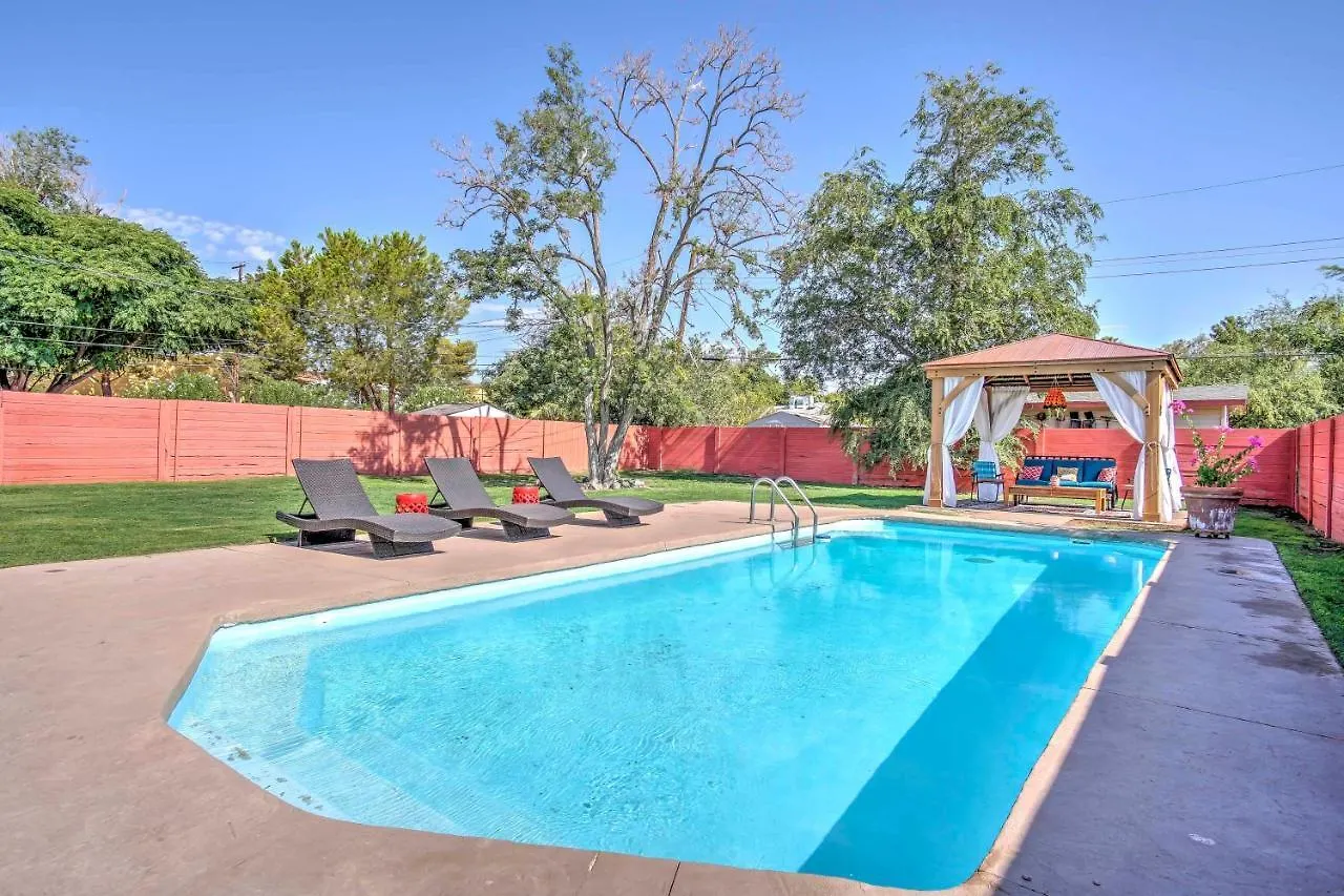 Holiday home Vintage Las Vegas Oasis Less Than 3 Mi To The Strip! United States